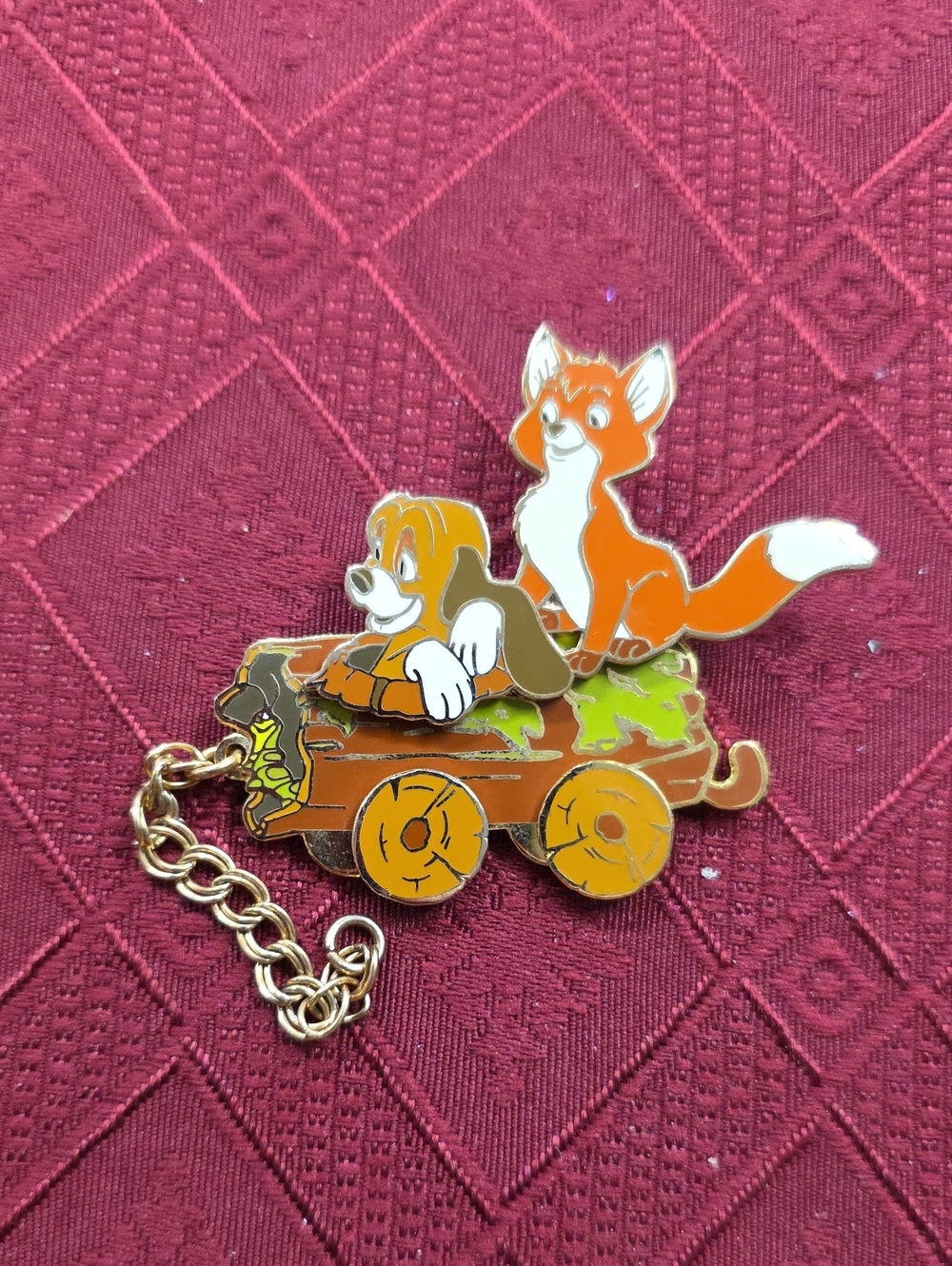 Train Series Fox & Hound Pin LE 1200